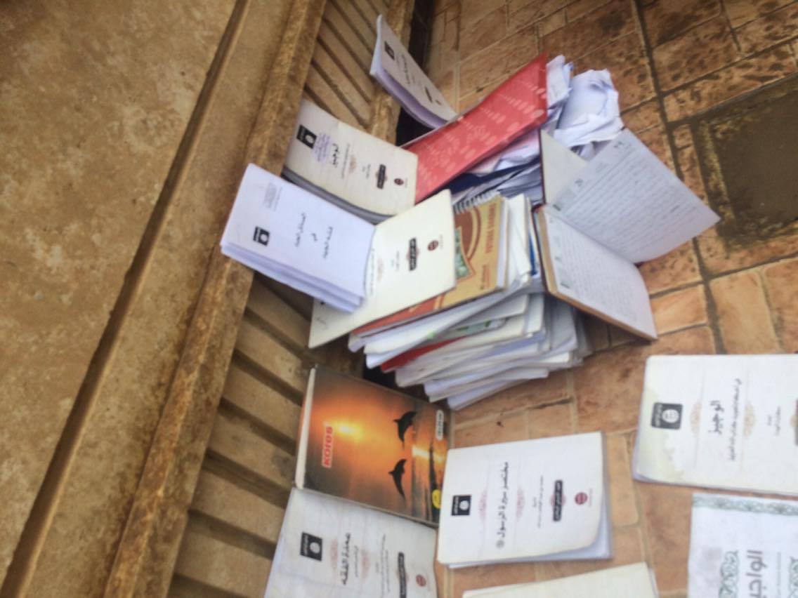 به‌ وێنه‌.. له‌ كارگه‌يه‌كى درووستكردنى چه‌كى داعشدا قوتوى بيره‌ و وێسكى دۆزرايه‌وه‌